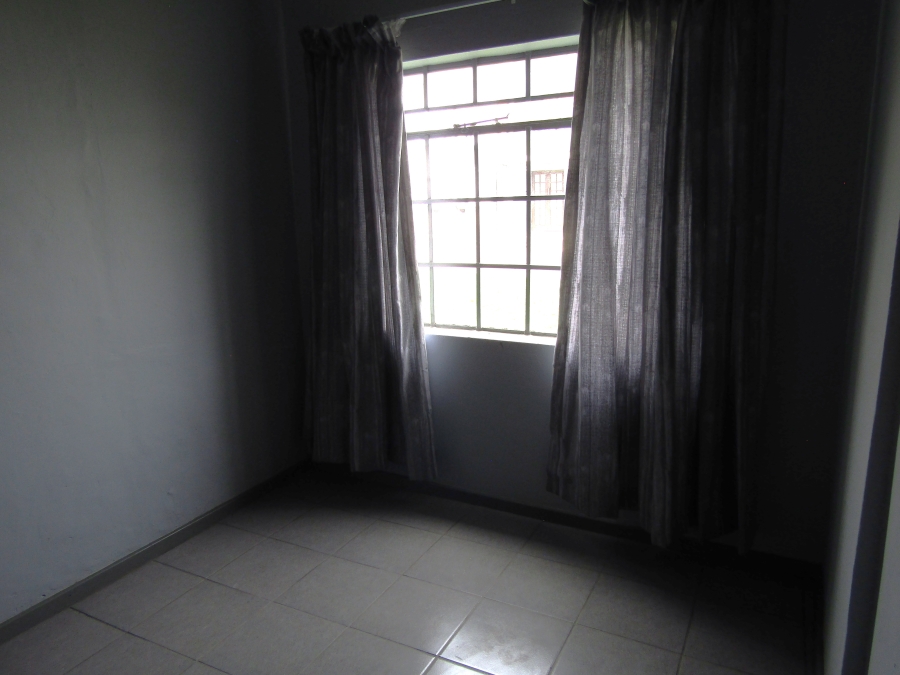 To Let 1 Bedroom Property for Rent in Humansdorp Eastern Cape
